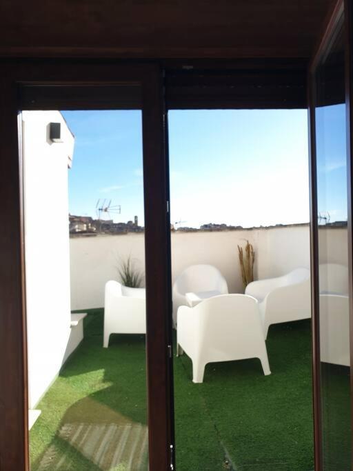 Atico En Toledo Con Terraza Apartment Exterior photo