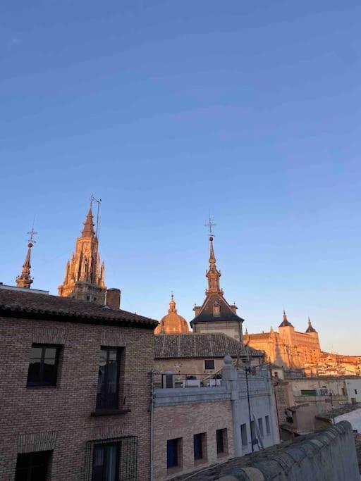 Atico En Toledo Con Terraza Apartment Exterior photo