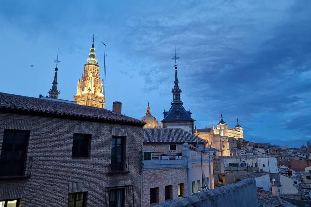 Atico En Toledo Con Terraza Apartment Exterior photo